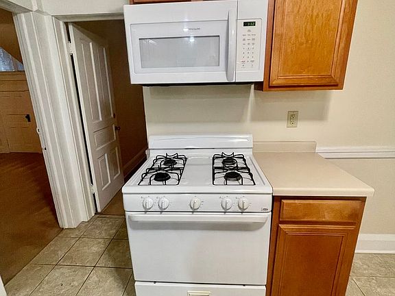 4th image of 3956-3958 N Murray Ave #3