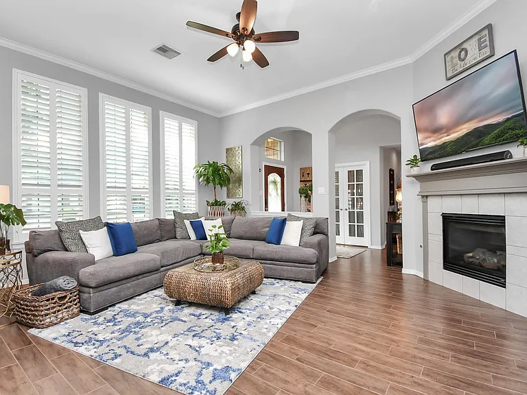 8624 Sunset Loch Dr — Photo 3