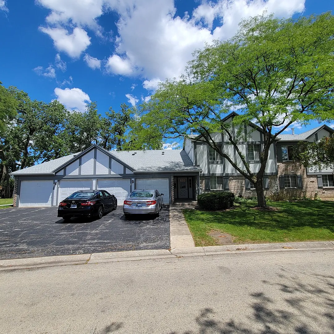 1215 Williamsport Dr Unit 4 photo 1
