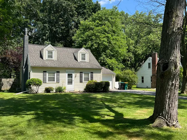 106 Southland Dr, Rochester, NY 14623