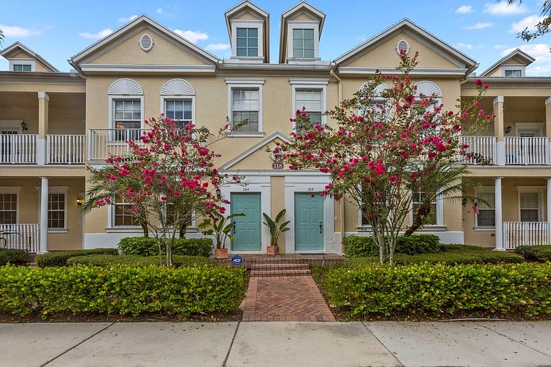 118 SEAGRAPE DR. 104