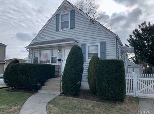 10 Hamilton Pl, Valley Stream, NY 11580