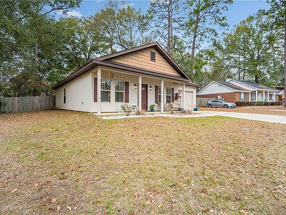 2nd image of 209 Maplewood Loop