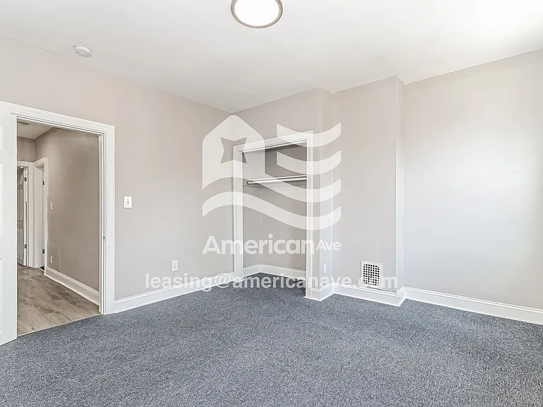 1322976_010_bedroom_10.jpg