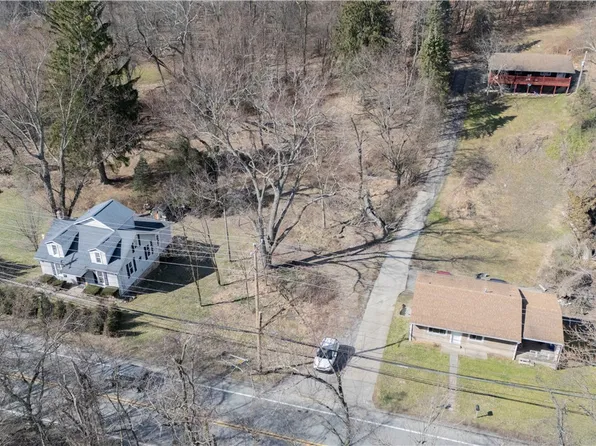 1118 Gringo Rd, Aliquippa, PA 15001