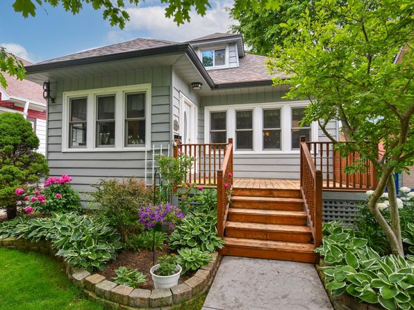4030 N Larkin STREET, Shorewood, WI 53211