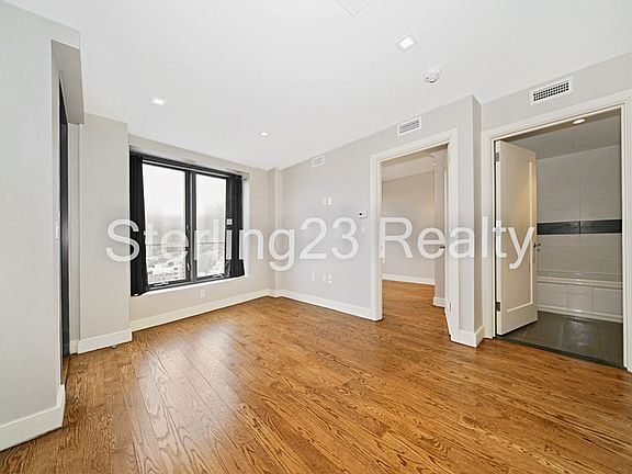 3rd image of 2718 Hoyt Ave S APT 8B