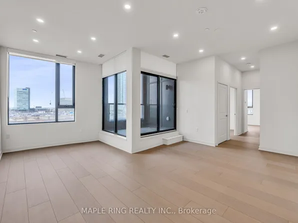 2920 Highway 7 Rd #402, Vaughan, ON L4K 0H8