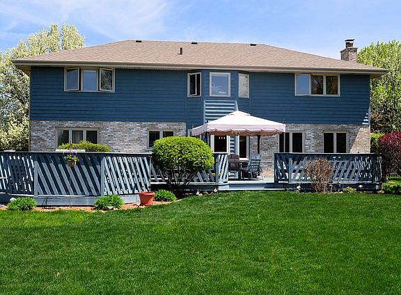 3rd image of 17022 Pineview Dr