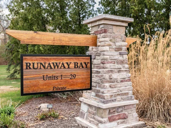 10095 N Turkey Creek Rd APT 19, Syracuse, IN 46567