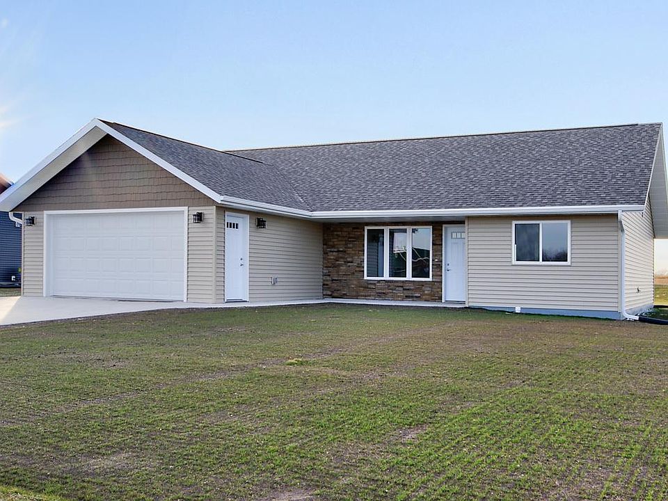 1st image of 272 N Pond Dr