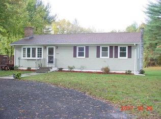 554 Amherst Rd, South Hadley, MA 01075