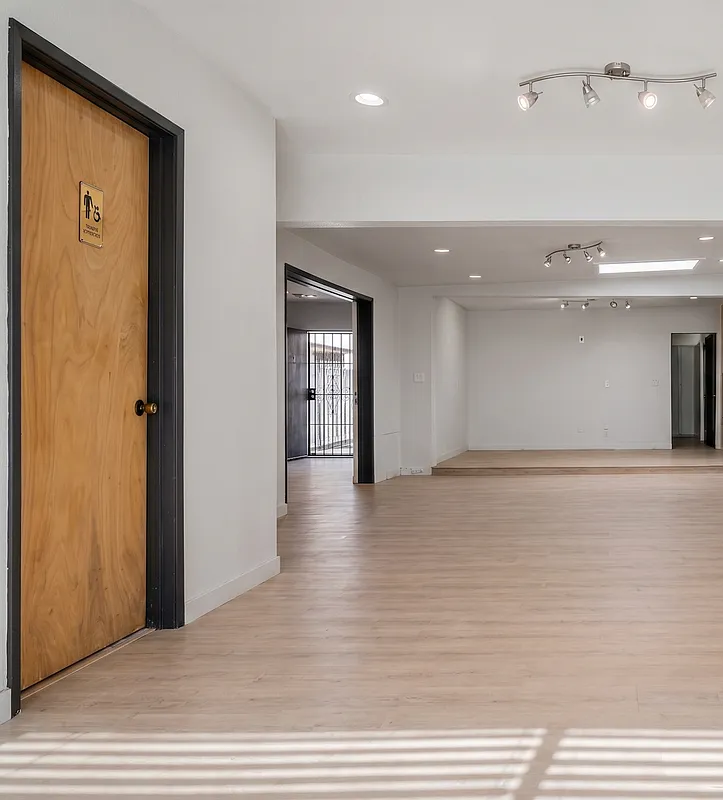 Studio, 1.0 bath, 880 sqft, $1,650 — Photo 1