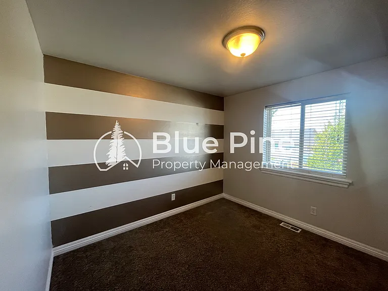 1941 N Oakbrook Rd — Photo 14