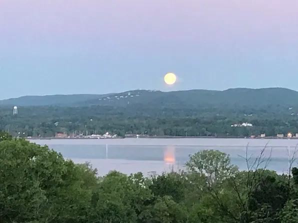 100 Dutch Street, Montrose, NY 10548