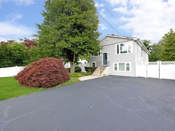 1591 Feureisen Avenue, Bohemia, NY 11716