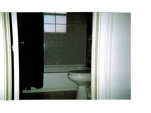 5th image of 923 S 1st St