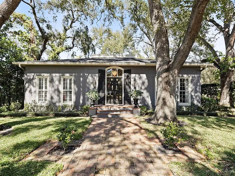 3301 W Morrison Ave — Photo 2