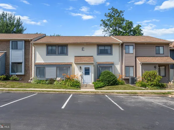22 Fitzwatertown Rd Unit E5, Willow Grove, PA 19090