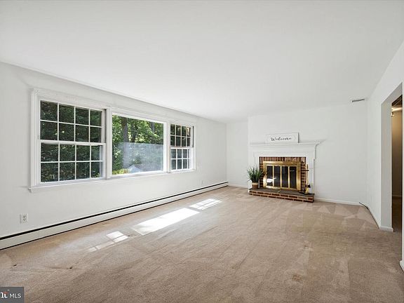2nd image of 200 E Rose Tree Rd
