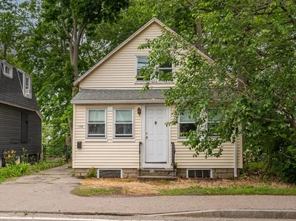 108 Palmer St, Quincy, MA 02169