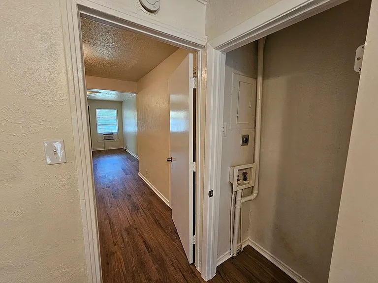 6540 Hollis Ave — Photo 14