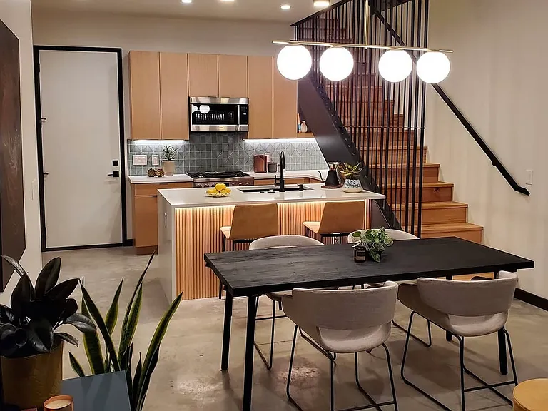 1111 Gunter St #1 — Photo 4