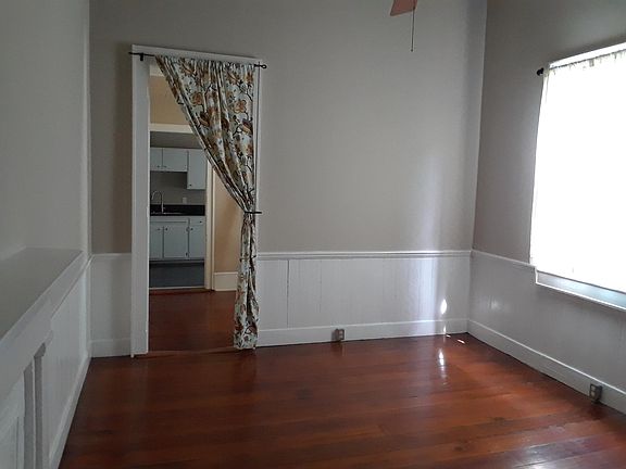 3rd image of 715 Congress St