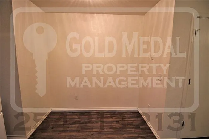 2 bed, 1.5 bath, 1011 sqft, $795 — Photo 4