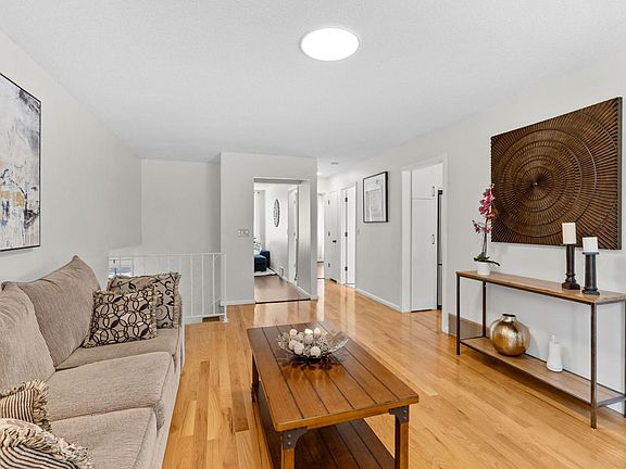 5th image of 12803 Everest Ave