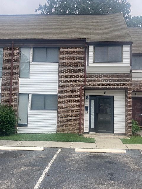 1st image of 121B Windsor Pines Way
