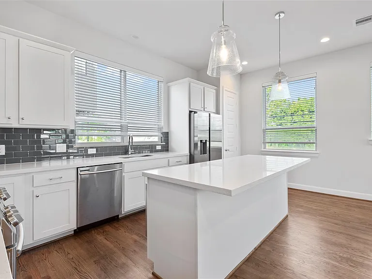 3004 Charline Ave — Photo 11