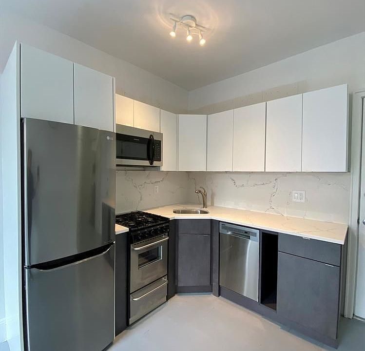 1st image of 105 Joralemon St APT 4A