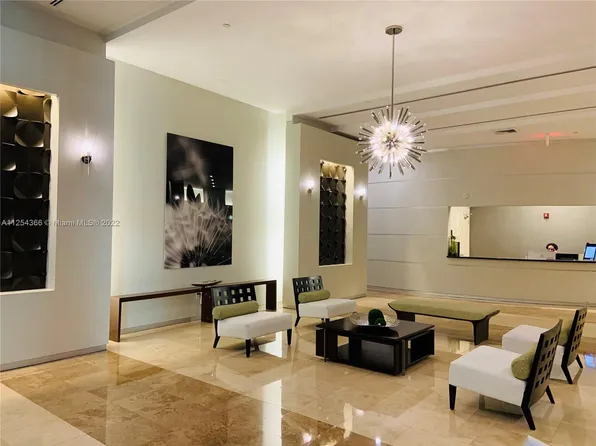 9055 SW 73rd Ct APT 909, Miami, FL 33156