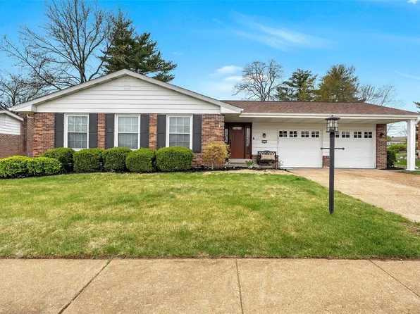 5110 Towne Centre Dr, Saint Louis, MO 63128