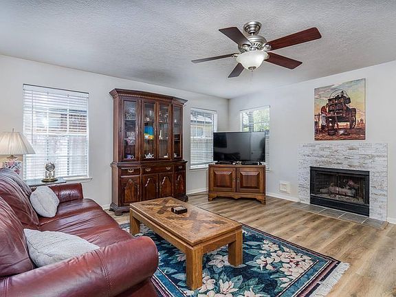 3rd image of 16222 Cypress Trace Dr