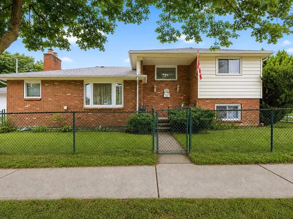 184 Durand St, Sarnia, ON N7T 5A3