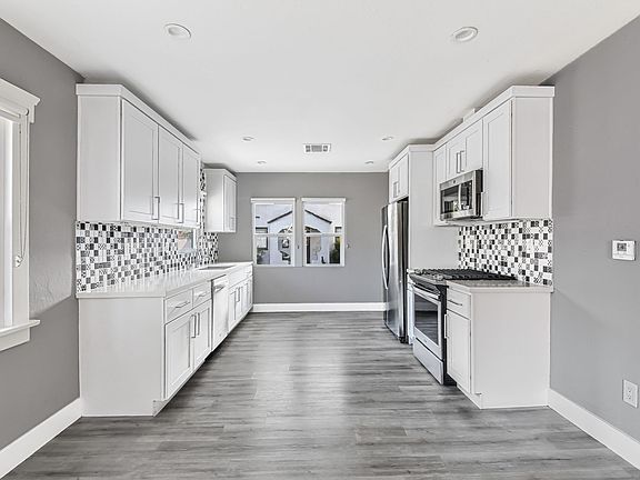 5th image of 2914 E 5th St #2914