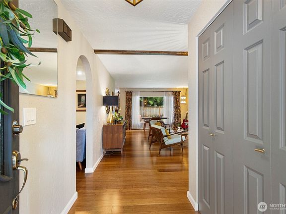 2nd image of 8924 NE 191st Place