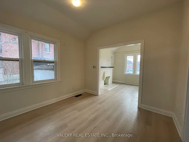 1561 Hurontario St #1 — Photo 10
