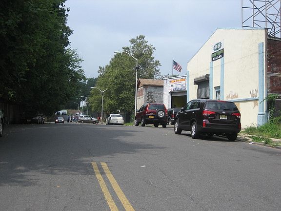 5th image of 116 Eaton Pl