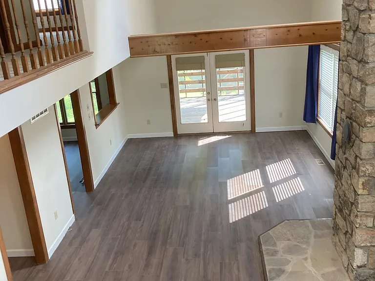 163 Hickory Ln — Photo 2