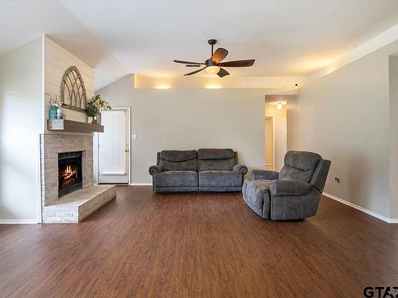 4th image of 15675 Brittain Ct