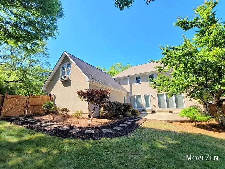 2400 Tweedmore Ct — Photo 2