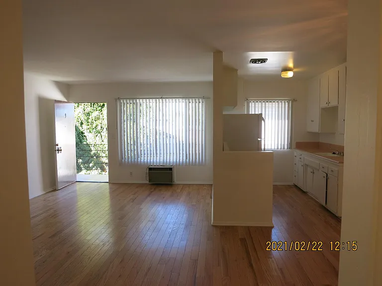 2329 Wellesley Ave #9 — Photo 12