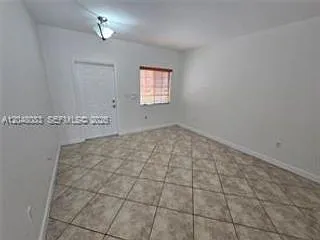 3 bed, 2.5 bath, 1608 sqft, $3,300 — Photo 2