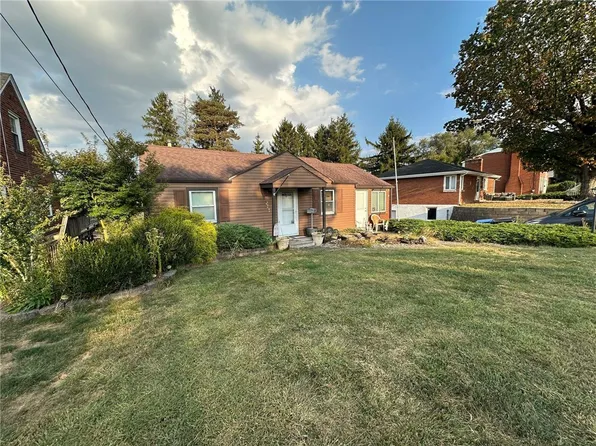 995 Crest Ln, Carnegie, PA 15106