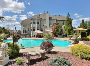 24 Stonehenge Ct, Jackson, NJ 08527