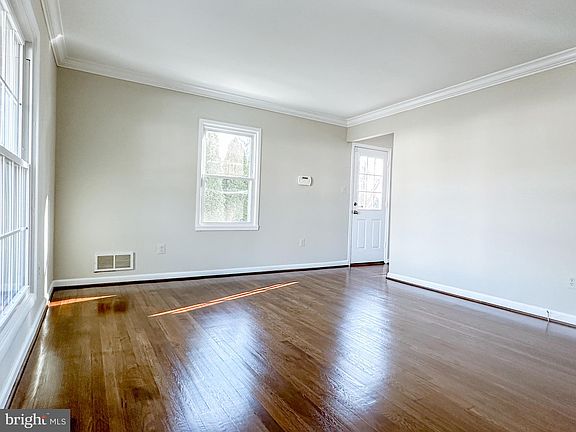 4th image of 117 Tulip Dr