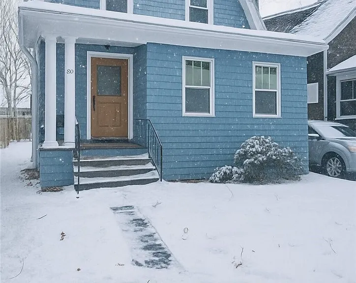 64 Montrose Ave — Photo 1